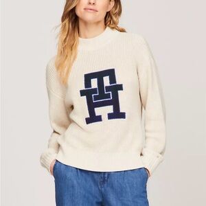 Tommy Hilfiger Monogram Applique Mock Neck Sweater Large Varsity Chunky Knit